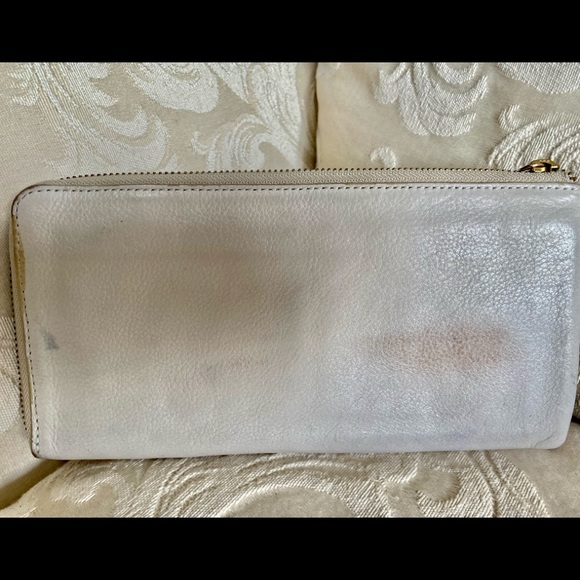 Danier cream leather wristlet • - Picture 4 of 4